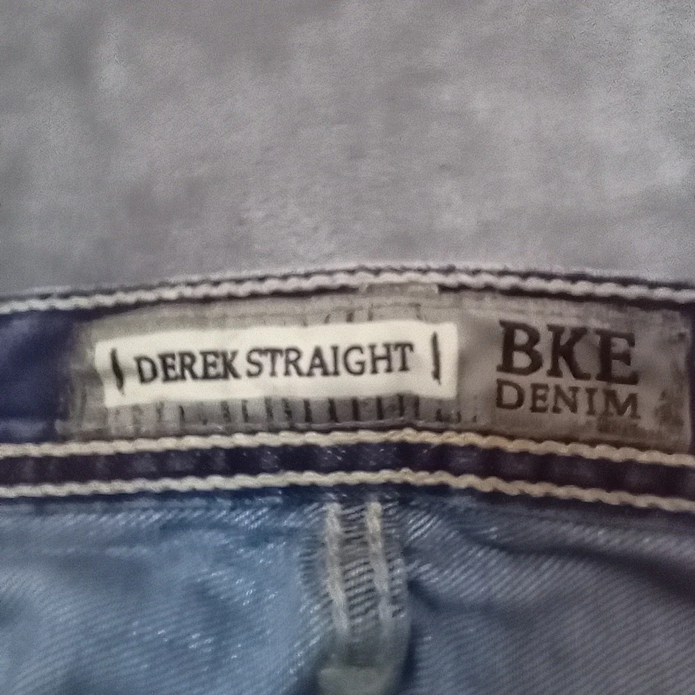 BKE Derek Straight Jeans Mens 33R Blue Distressed Thrashed‎ Grunge Y2K Destroyed